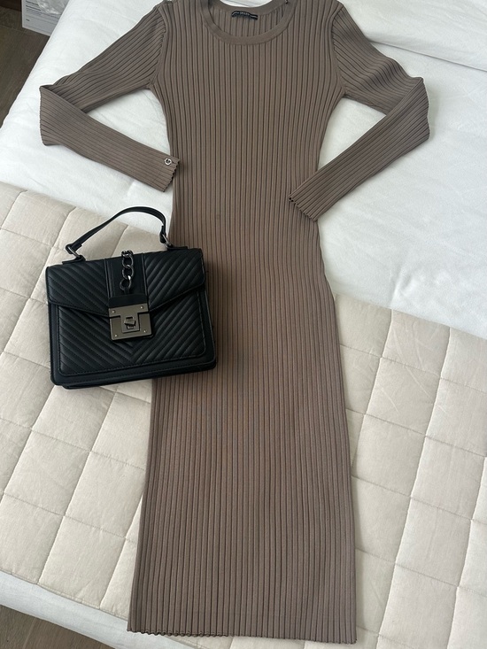 Guess Dresses & Skirts - Guess Ribbed Long Sleeve Midi Dress - Taupe Brown